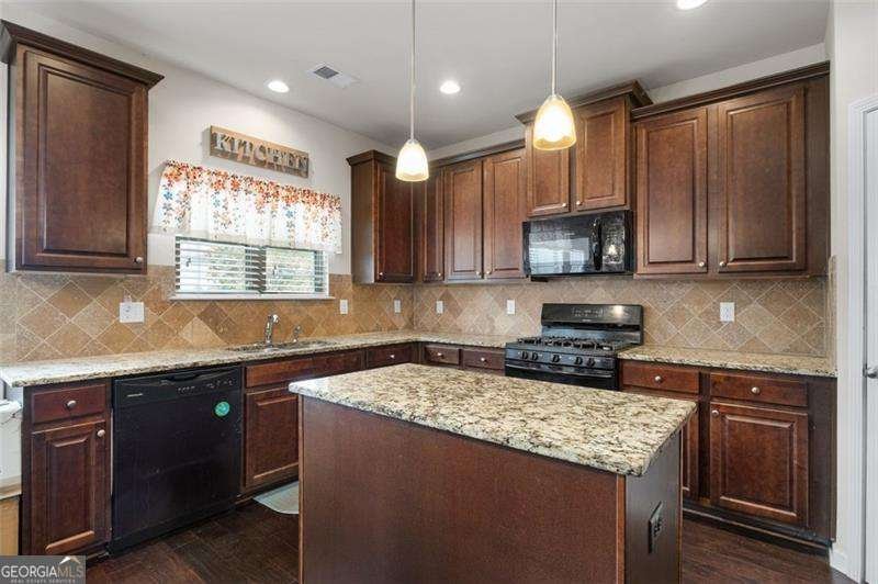 2748 Village Park Drive Ellenwood - 21