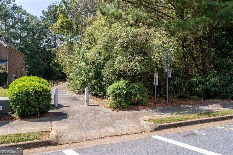 2748 Village Park Drive Ellenwood - 44