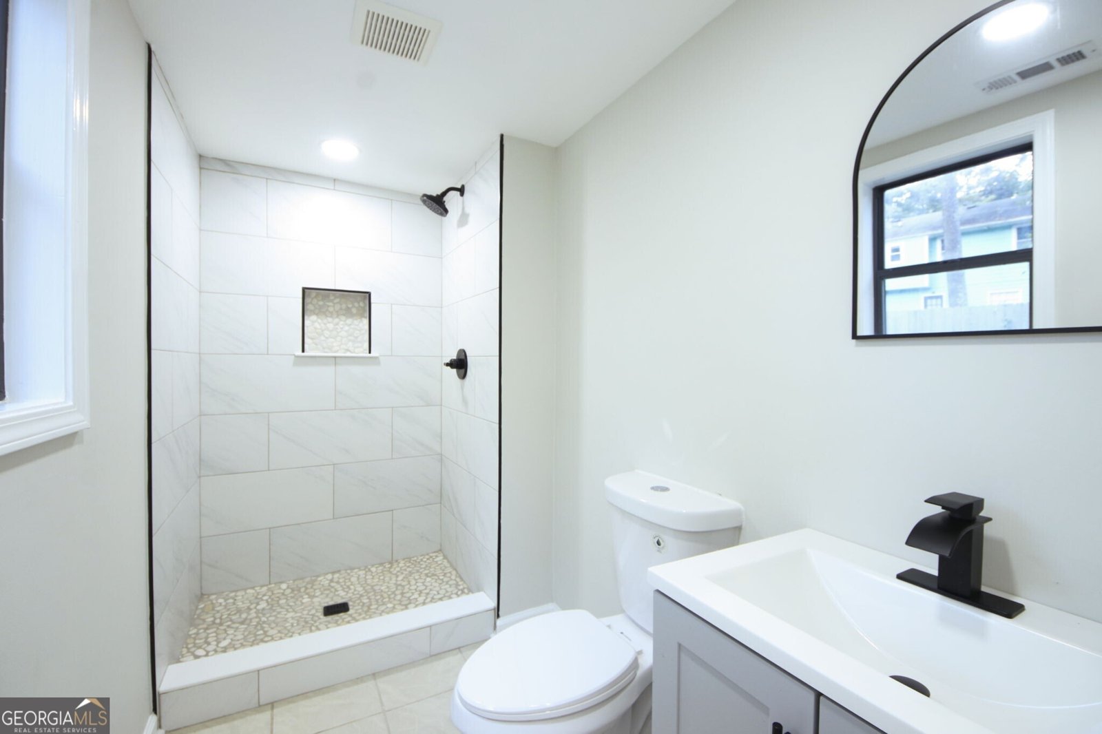 295 LAMDEN Court Lawrenceville - 24