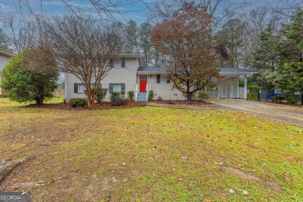 2761 Whisper Court Douglasville - 1