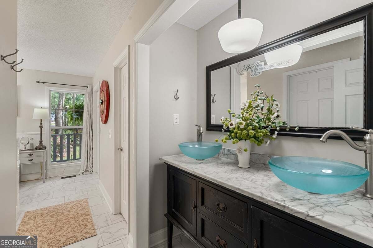 22532 Hwy 144 Richmond Hill - 16