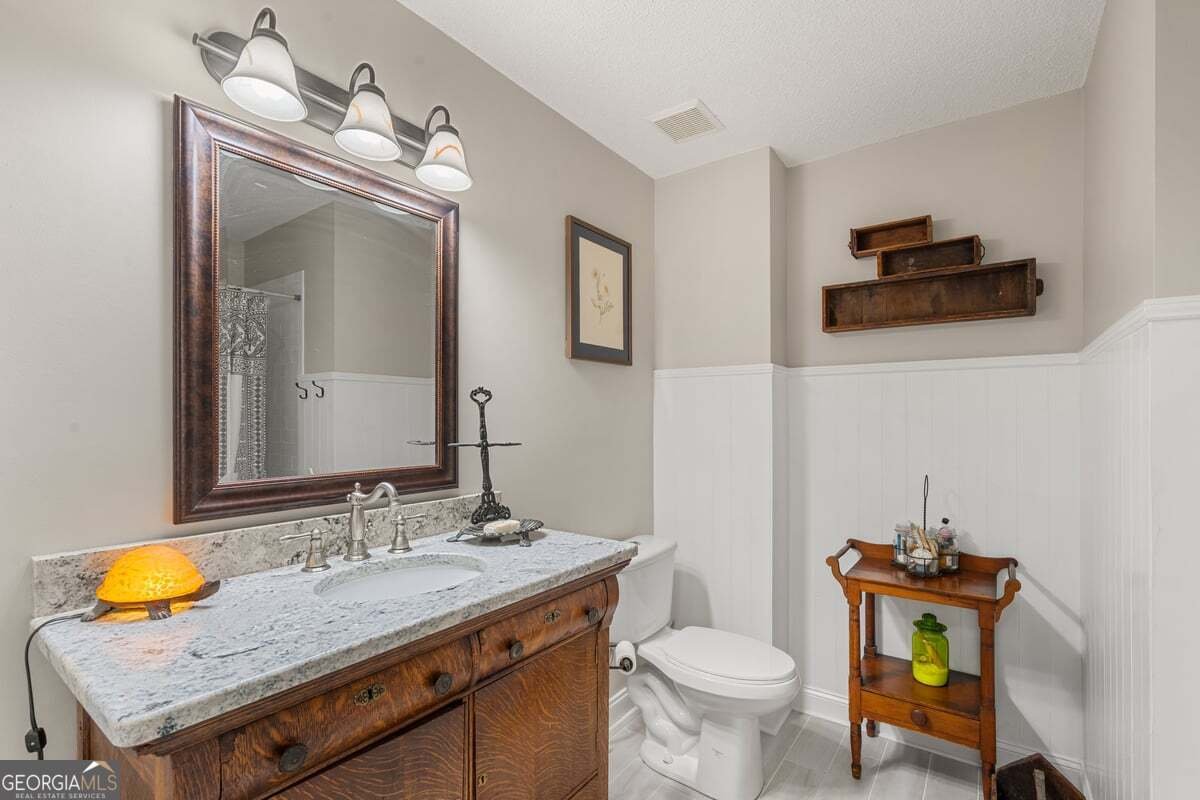 22532 Hwy 144 Richmond Hill - 23