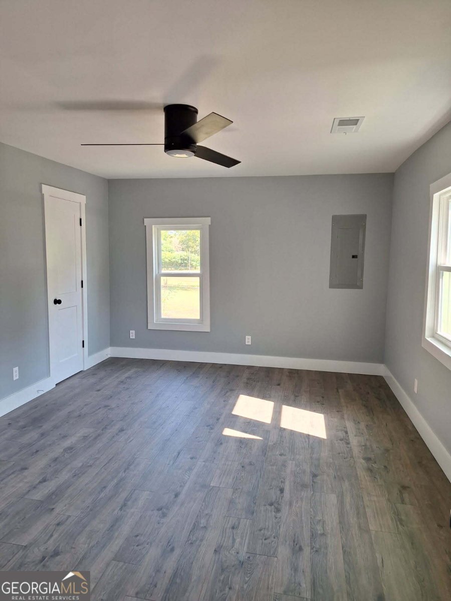 713 Ave H West Point - 17