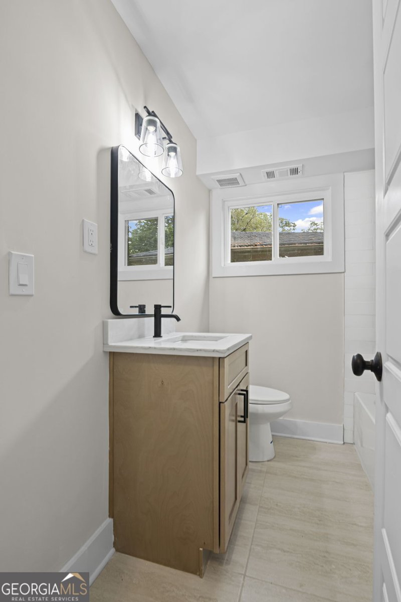 1564 Boulderwoods Drive Atlanta - 25