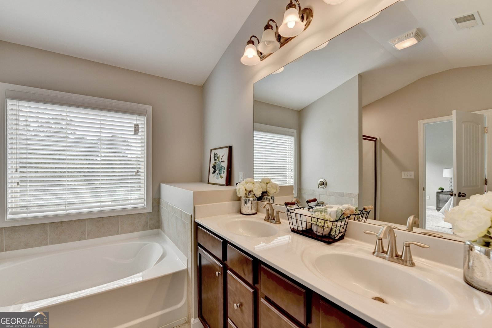 1155 HAMPTON OAKS Drive Alpharetta - 27