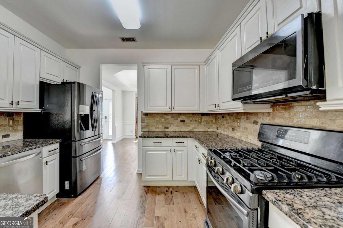 1095 BETHANY CREEK Drive Alpharetta - 24