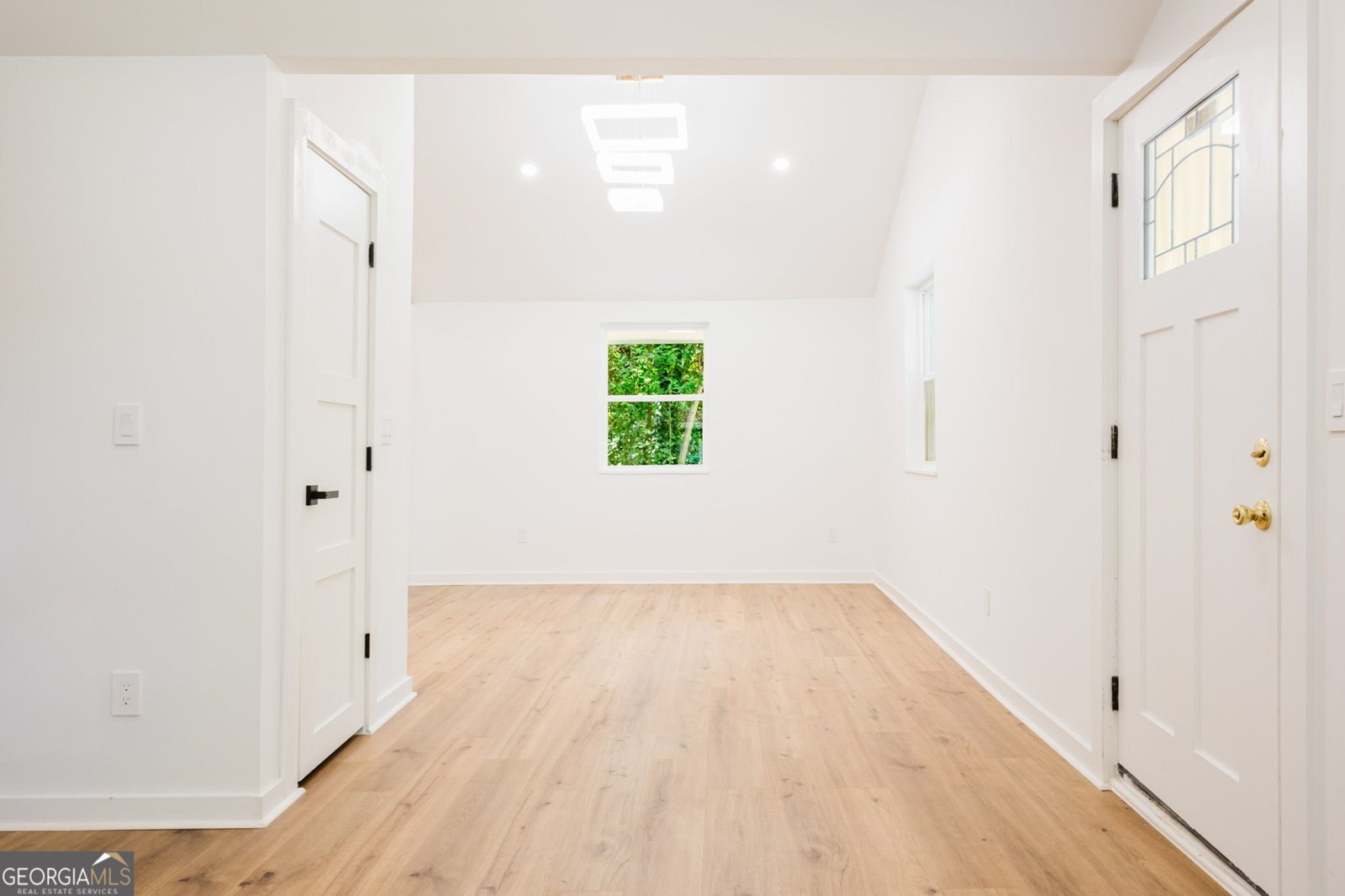 1087 Hillcrest Drive Atlanta - 11