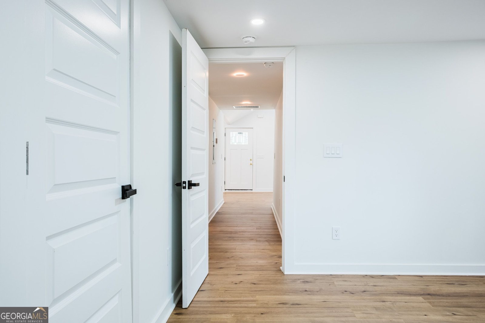 1087 Hillcrest Drive Atlanta - 19