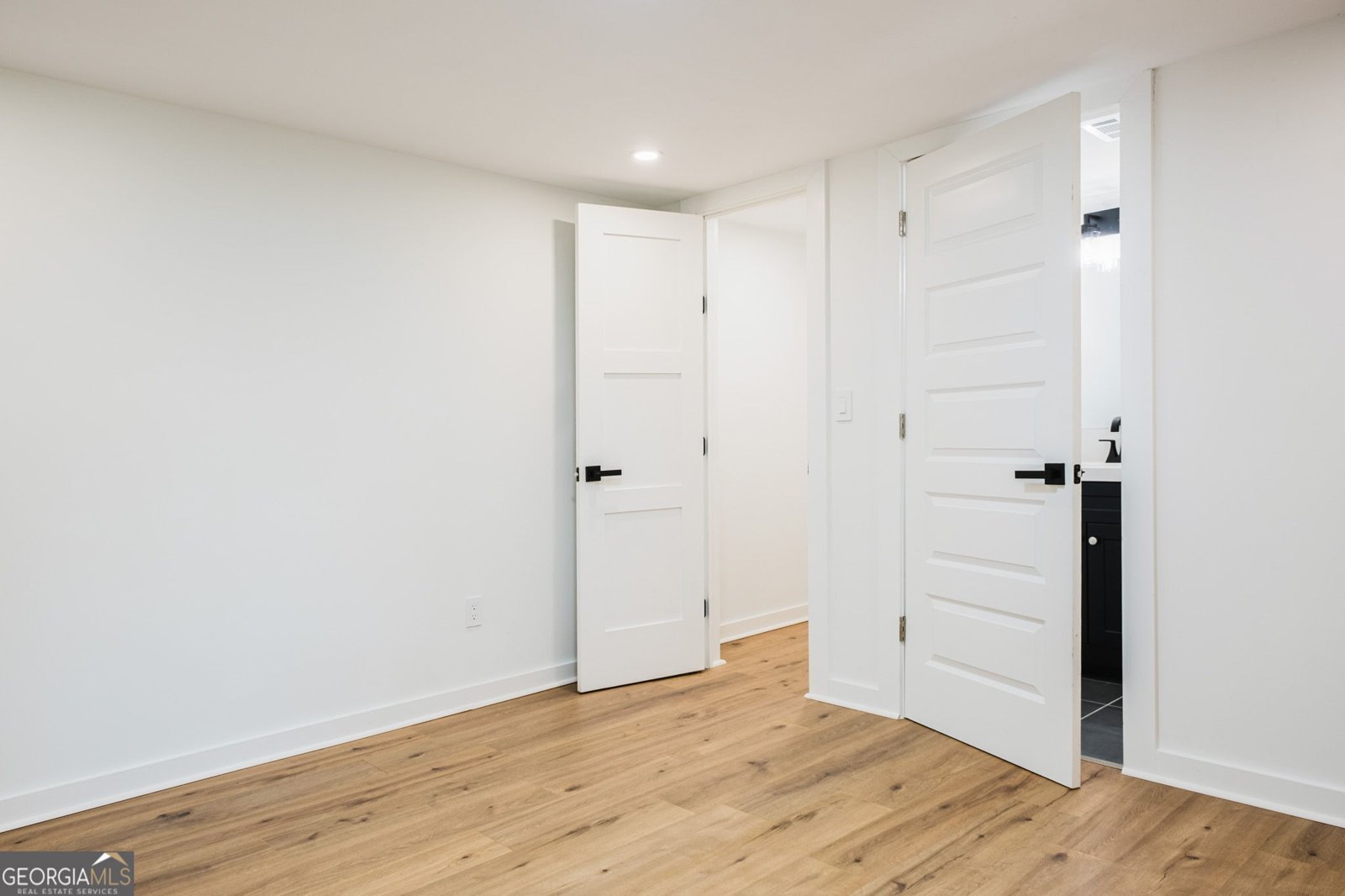 1087 Hillcrest Drive Atlanta - 21