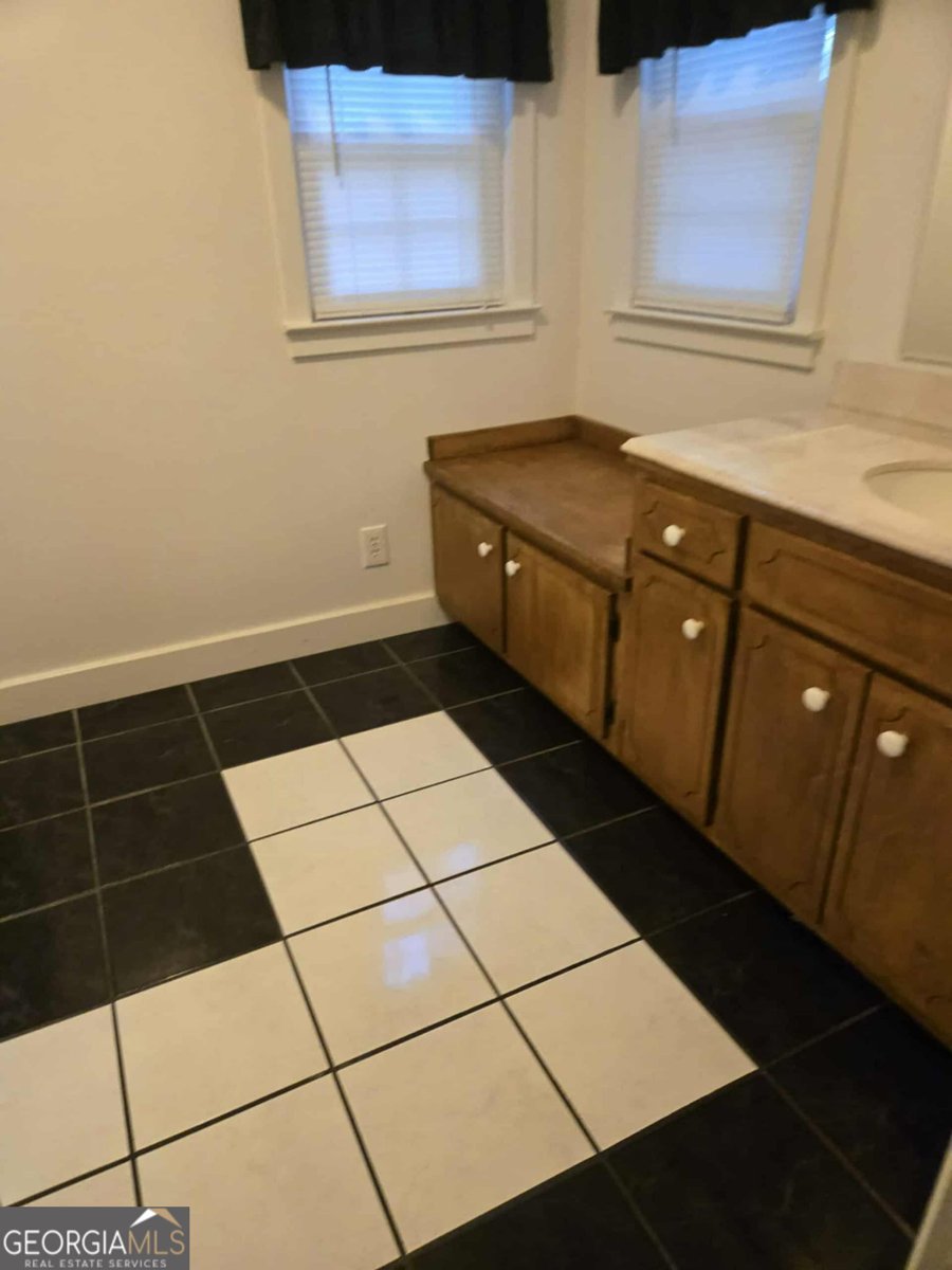 2615 Barnesville Highway Thomaston - 23