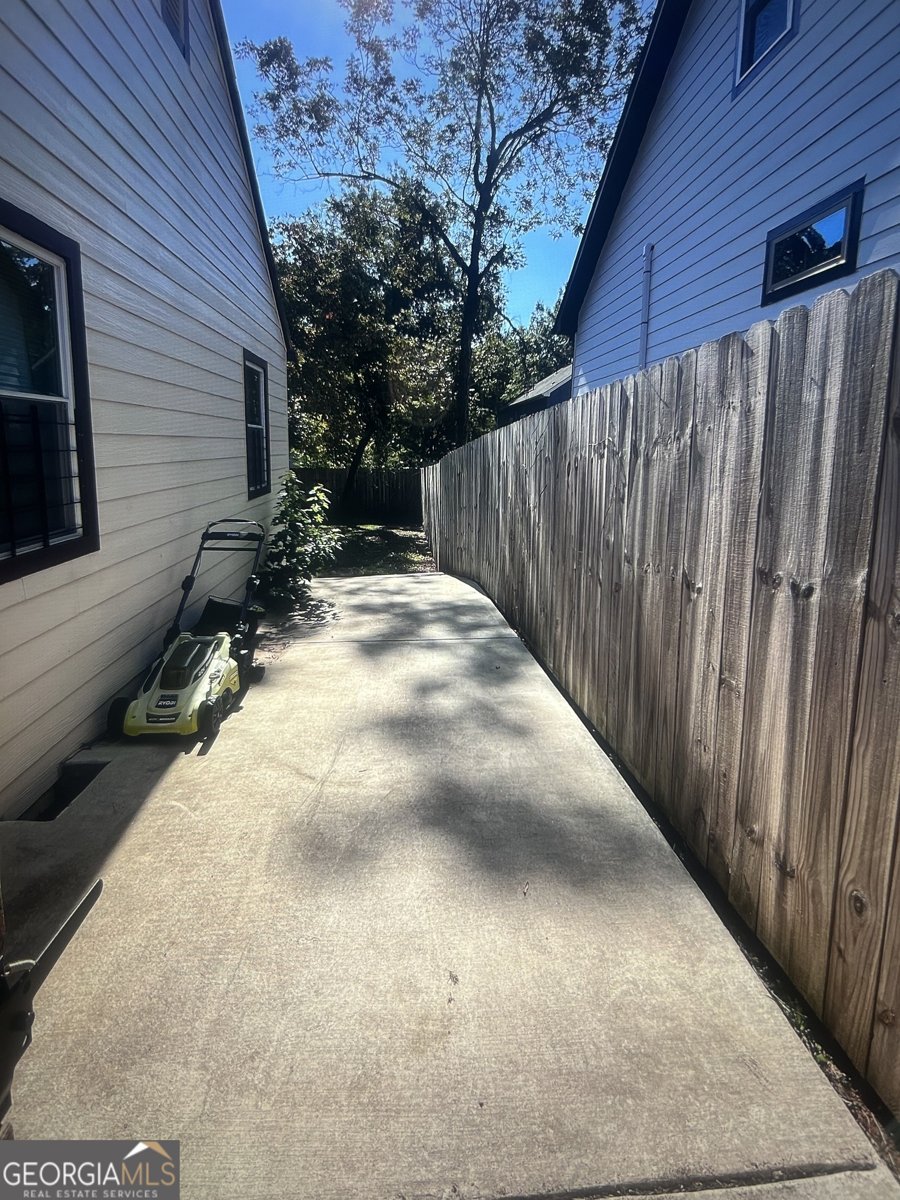 1132 Oak Knoll Terrace Atlanta - 4