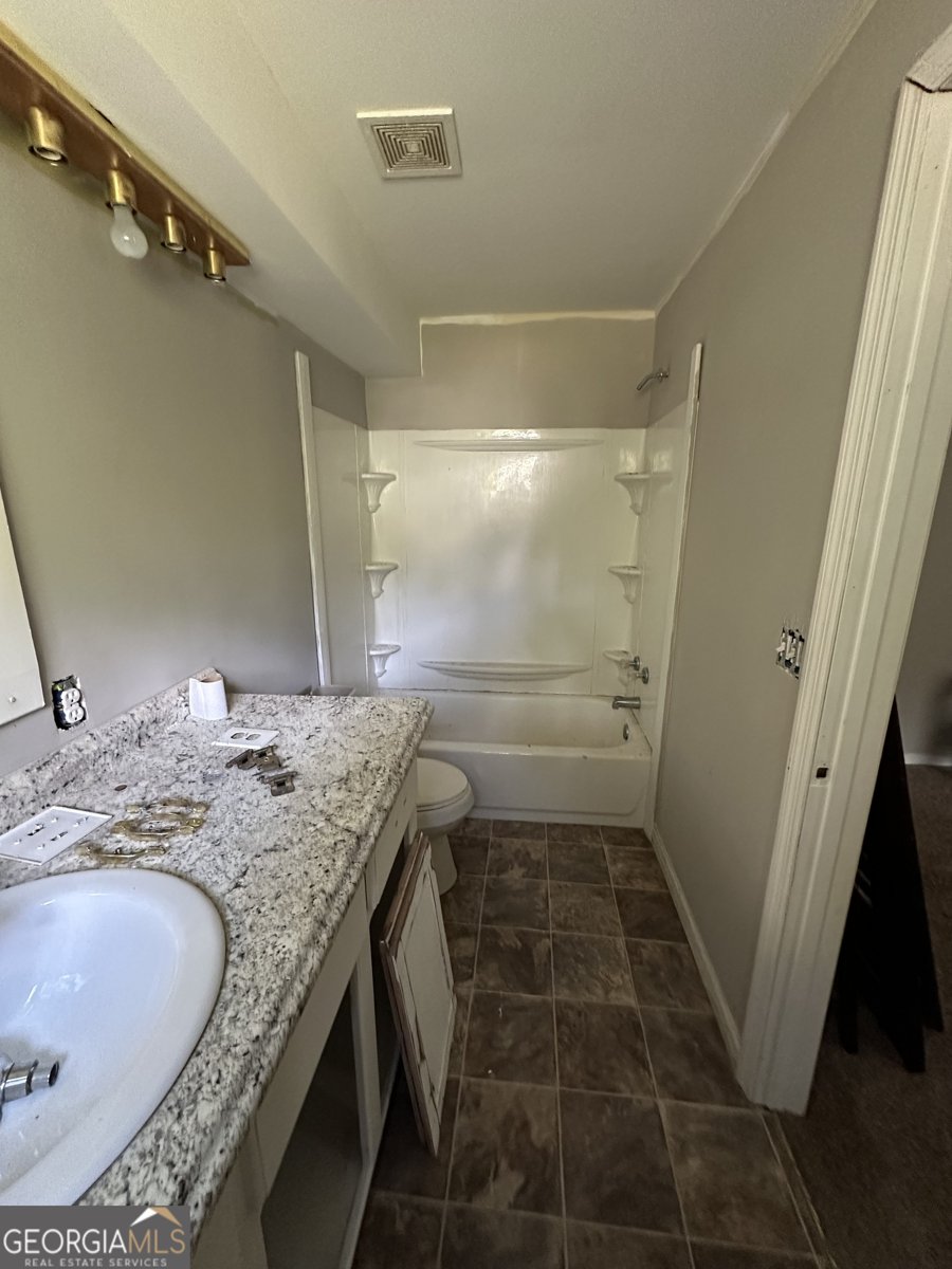 4077 Saint Charles Place Macon - 12