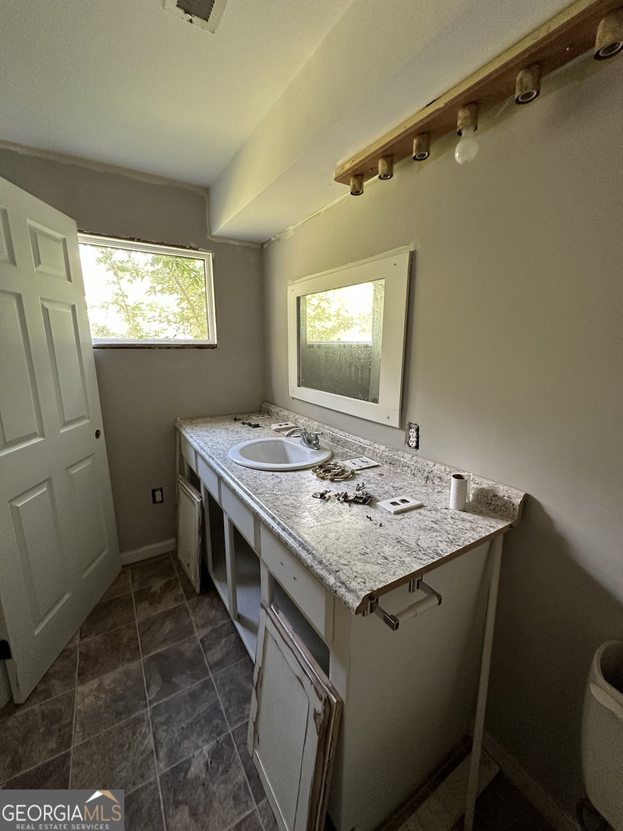 4077 Saint Charles Place Macon - 13