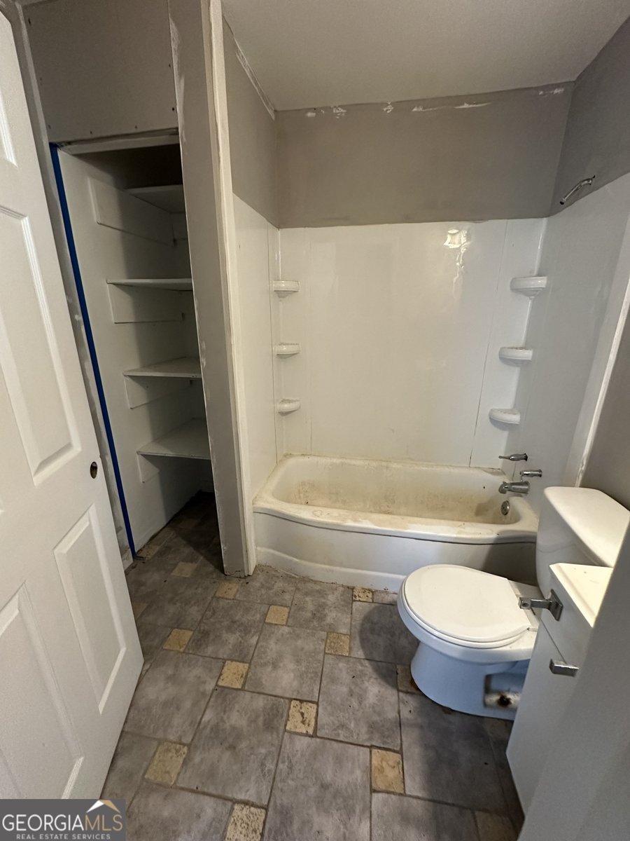 4077 Saint Charles Place Macon - 18