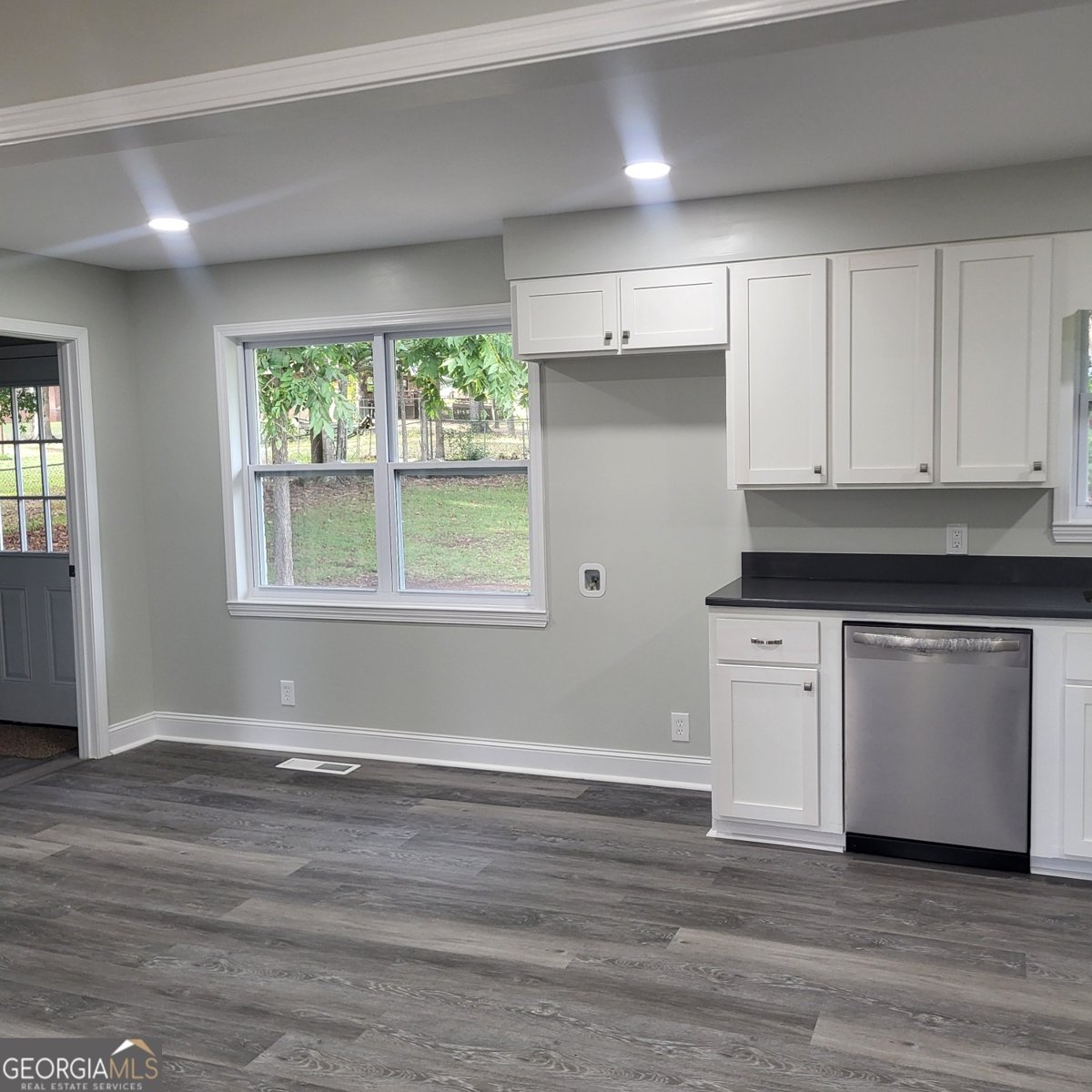 202 Pineview Circle Valley - 9