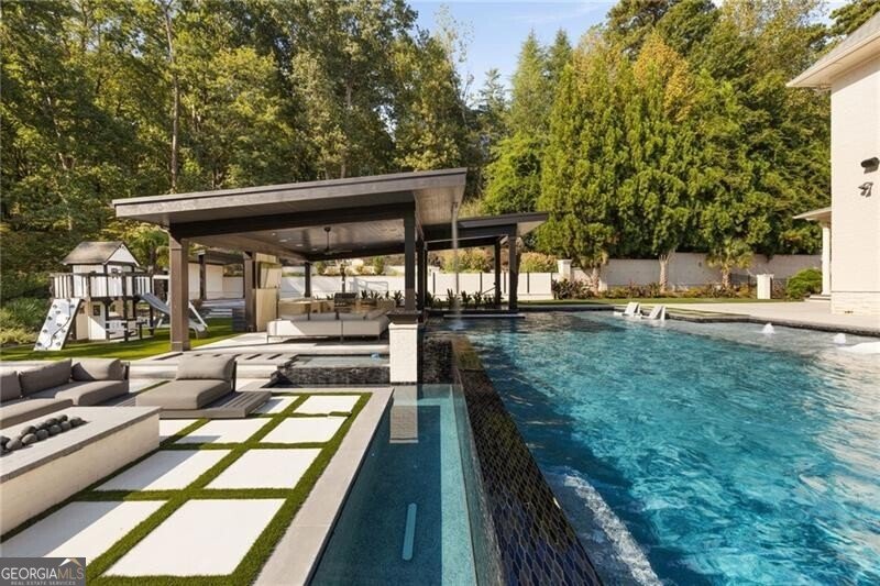 4870 Northside Drive Atlanta - 23