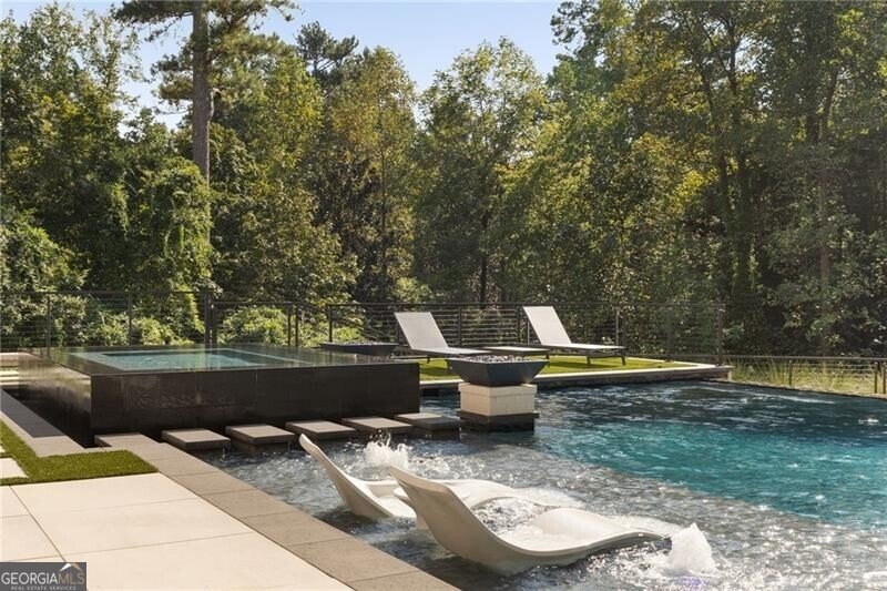 4870 Northside Drive Atlanta - 24