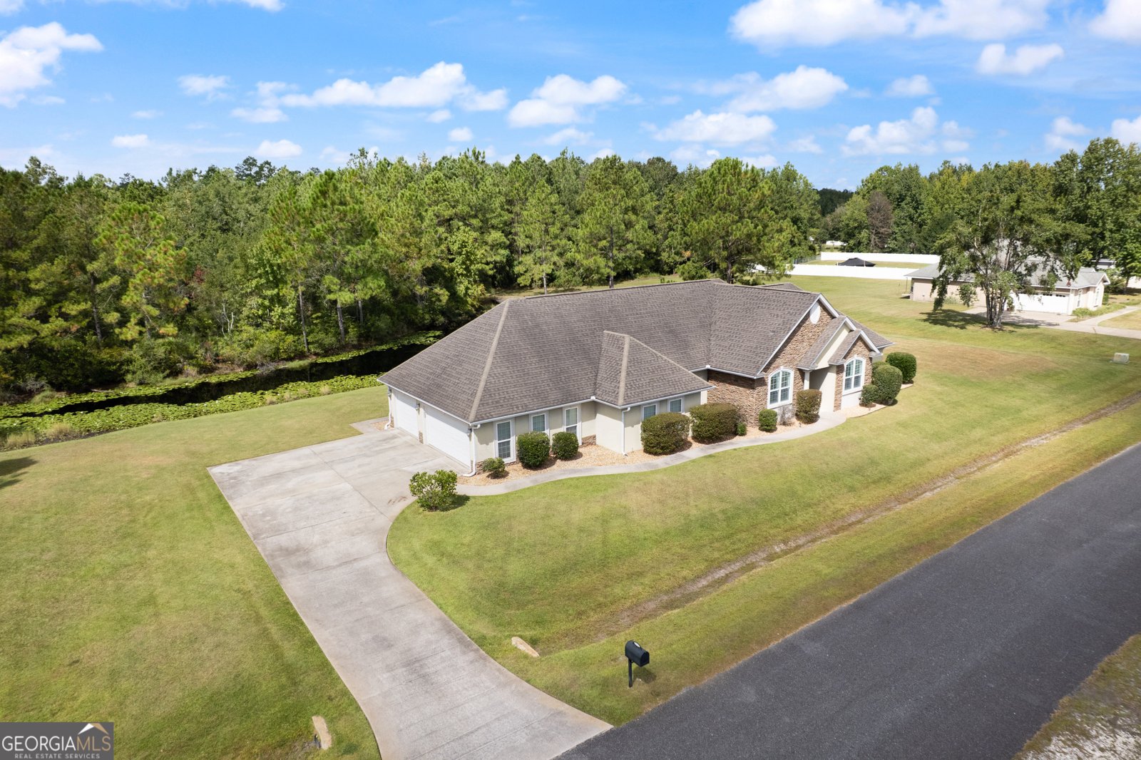 190 Lakes Drive Brunswick - 34