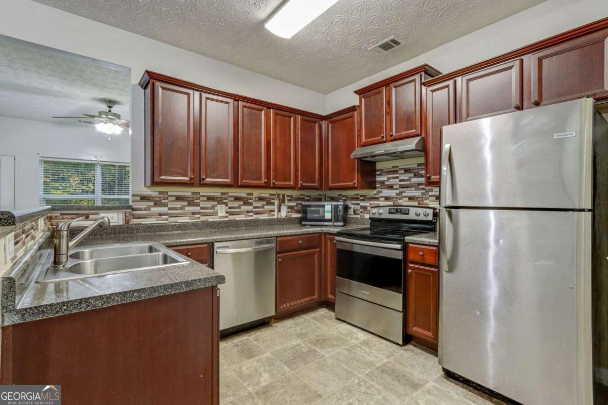 2334 Bigwood Trail Atlanta - 2