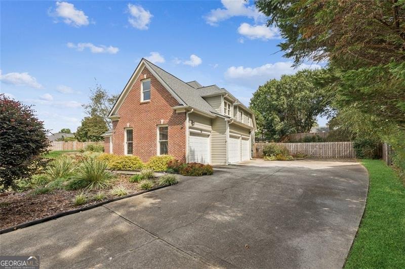 5540 CASTLEBROOKE GLEN Court Cumming - 45