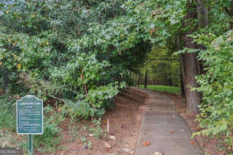 5540 CASTLEBROOKE GLEN Court Cumming - 54