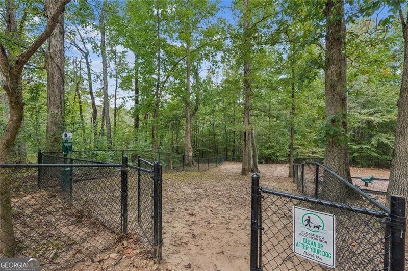 5540 CASTLEBROOKE GLEN Court Cumming - 56