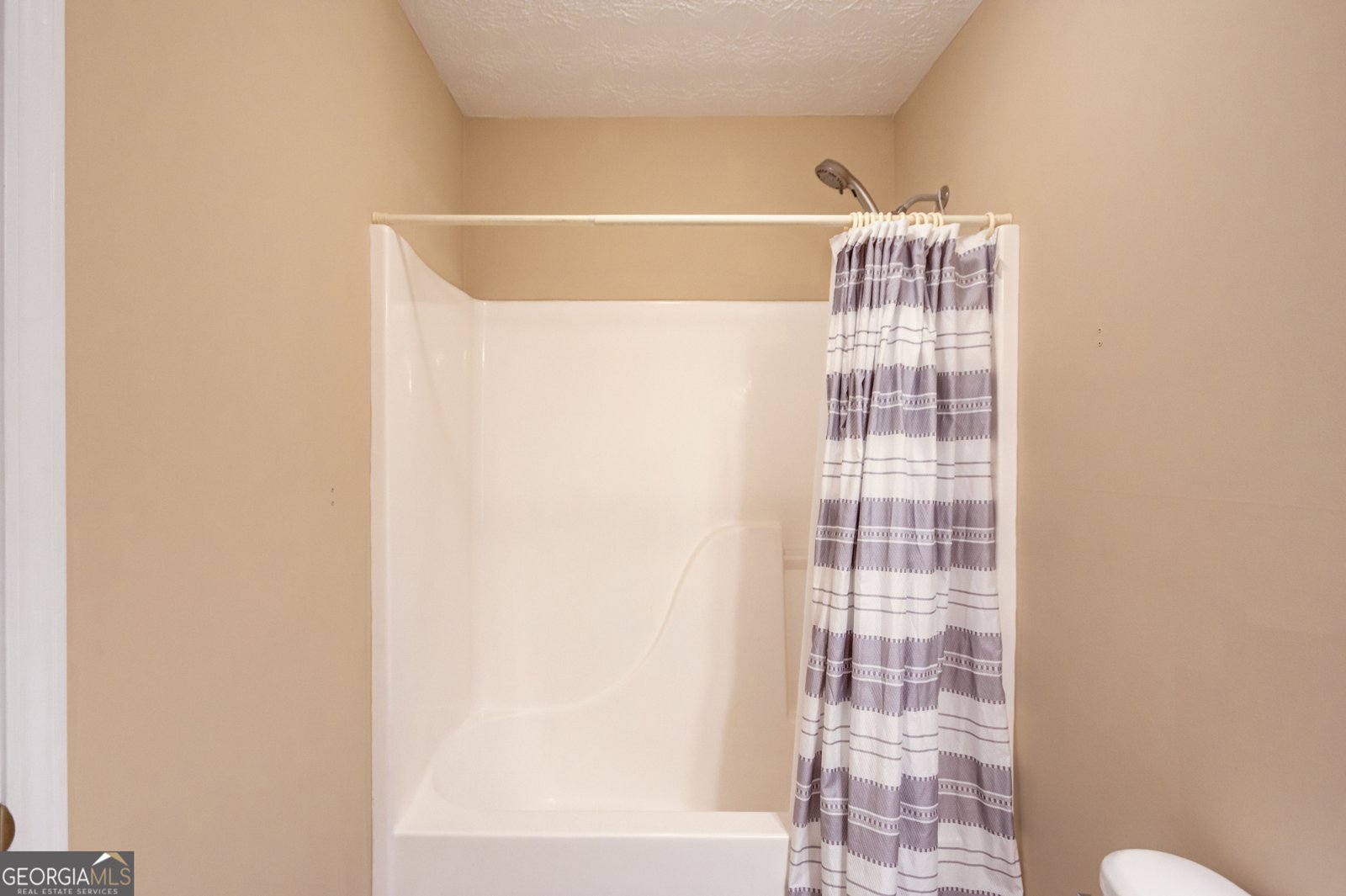152 TARA COMMONS Drive Loganville - 12
