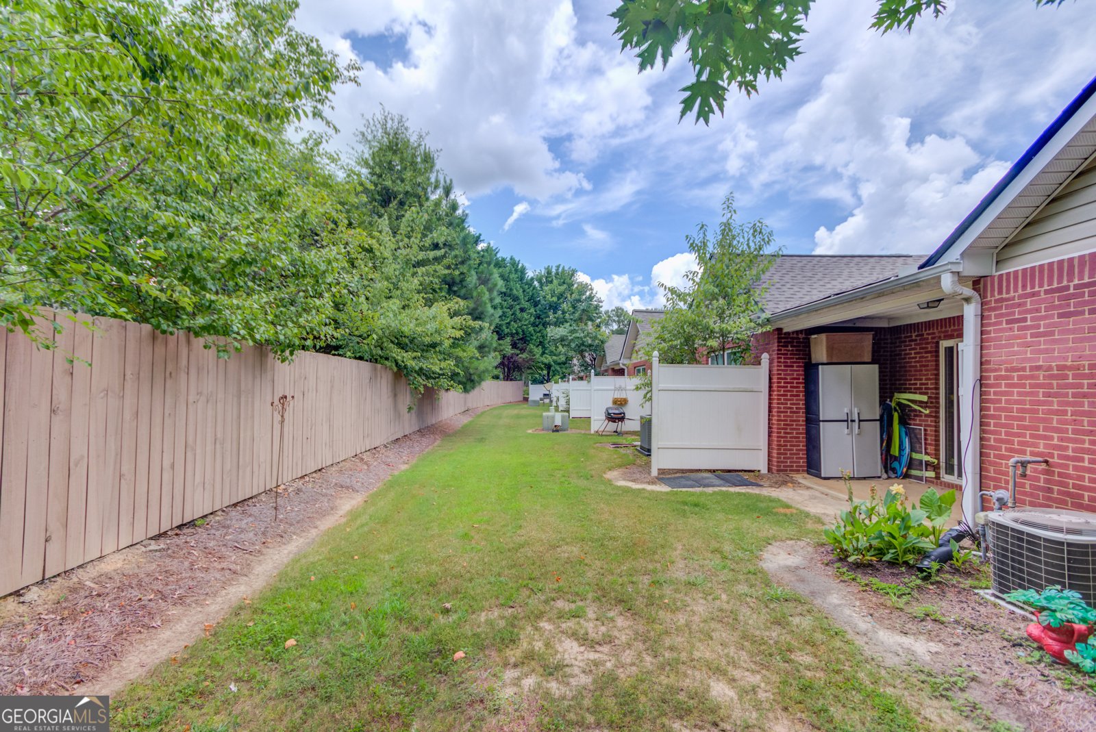 152 TARA COMMONS Drive Loganville - 14