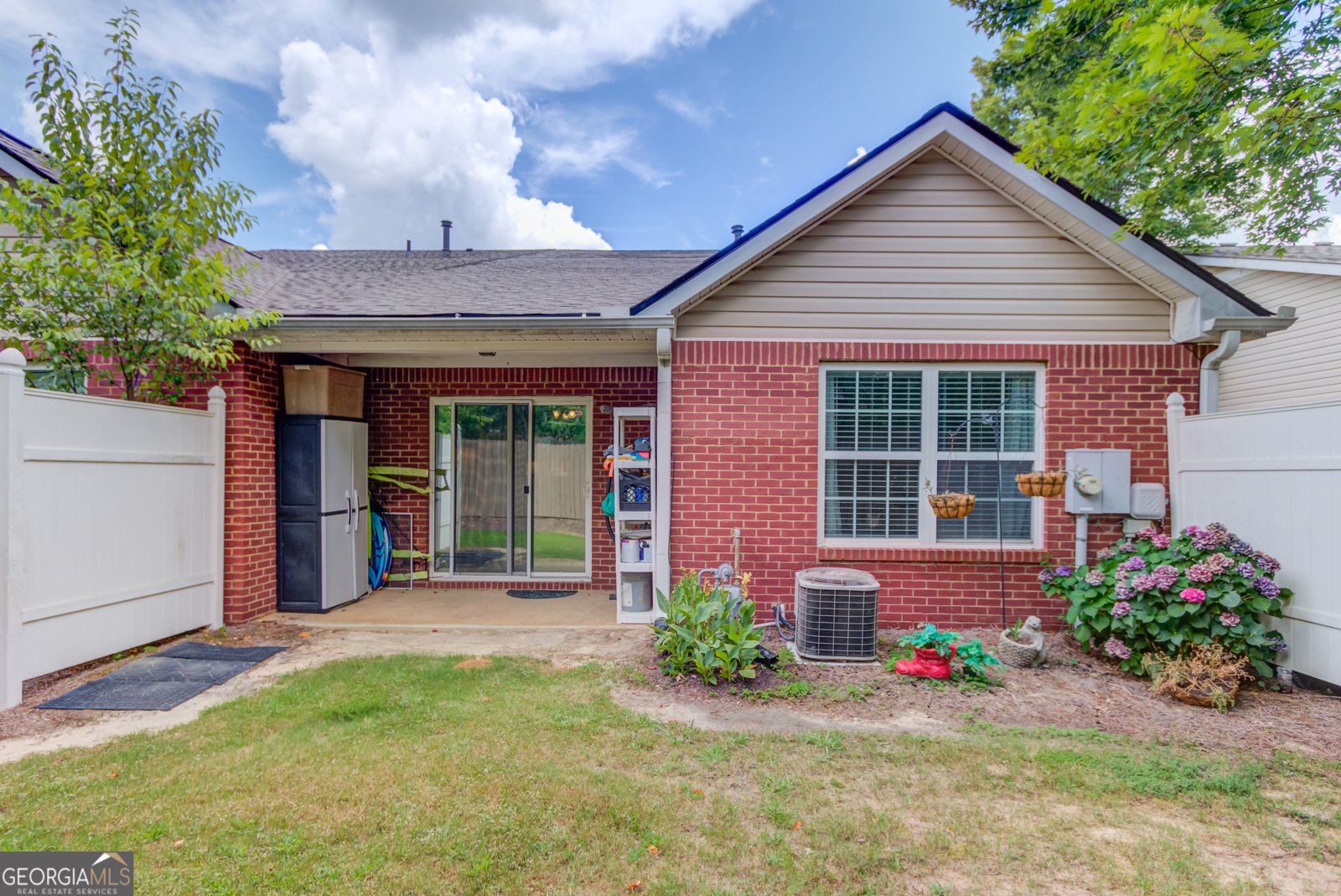 152 TARA COMMONS Drive Loganville - 15
