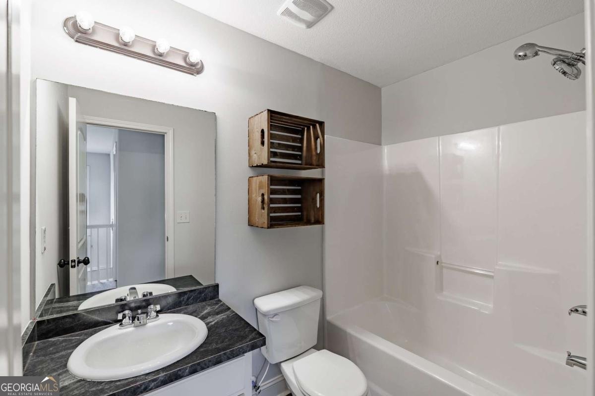 140 Ingobert Place Bogart - 1