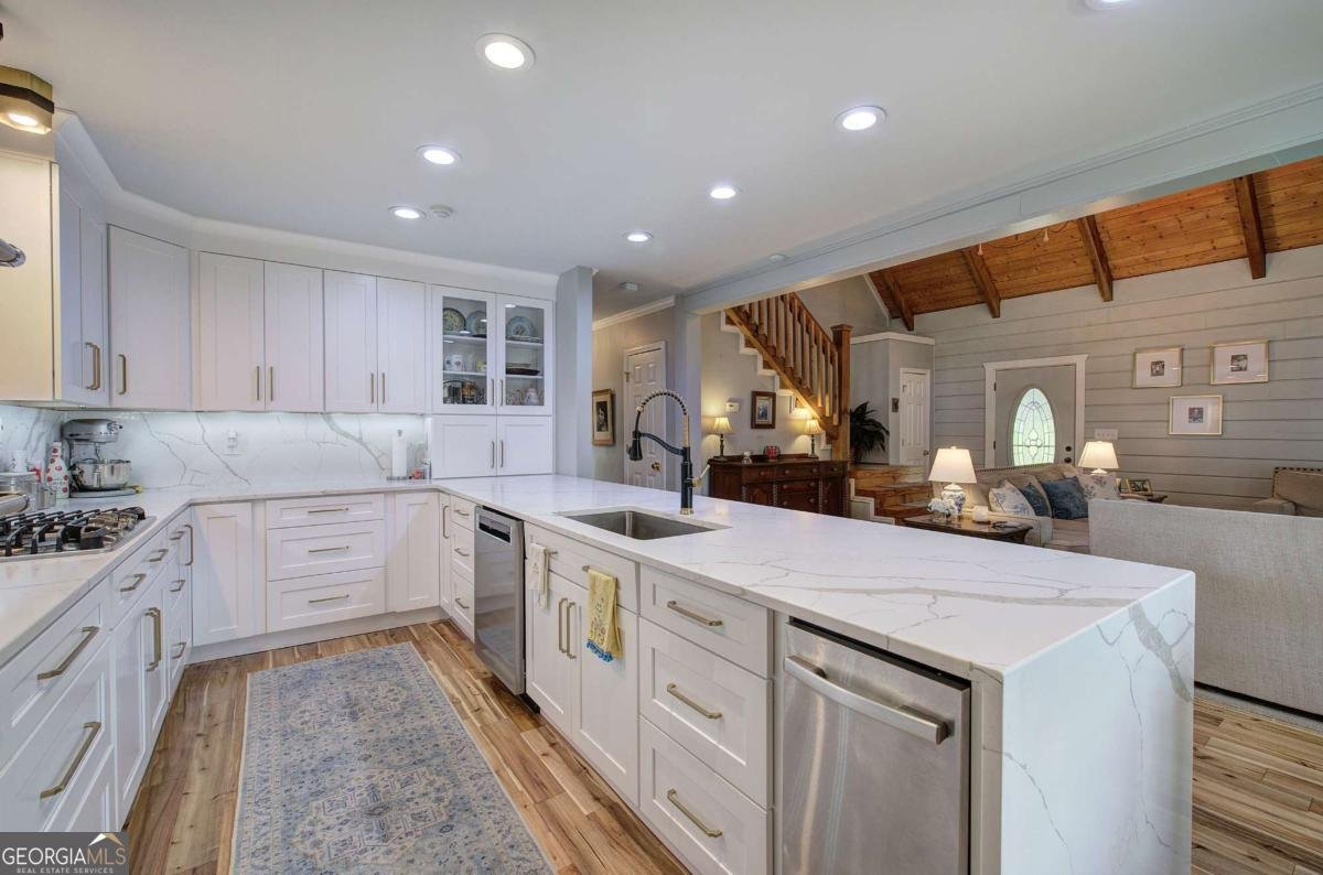 566 Old Grade Road Resaca - 11