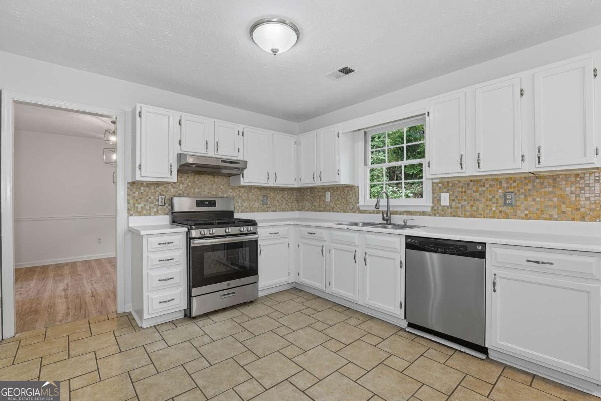1833 Hickory Creek Court Acworth - 10
