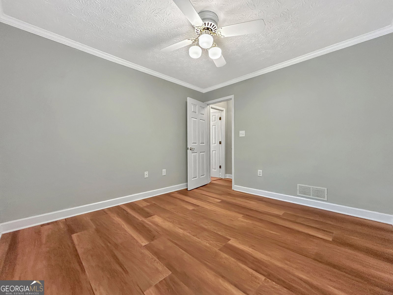 189 Lake Hampton Drive Hampton - 1
