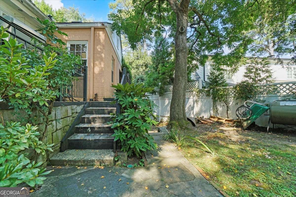 3061 Peachtree Drive Atlanta - 27