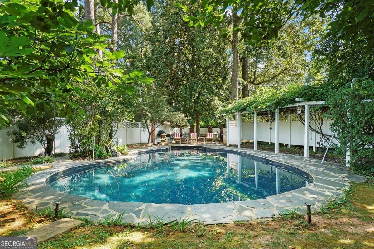 3061 Peachtree Drive Atlanta - 29