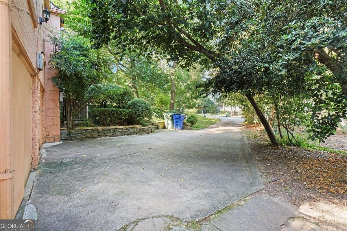 3061 Peachtree Drive Atlanta - 36