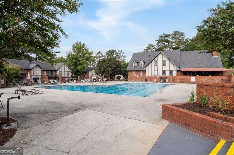 6851 Roswell Road Atlanta - 17