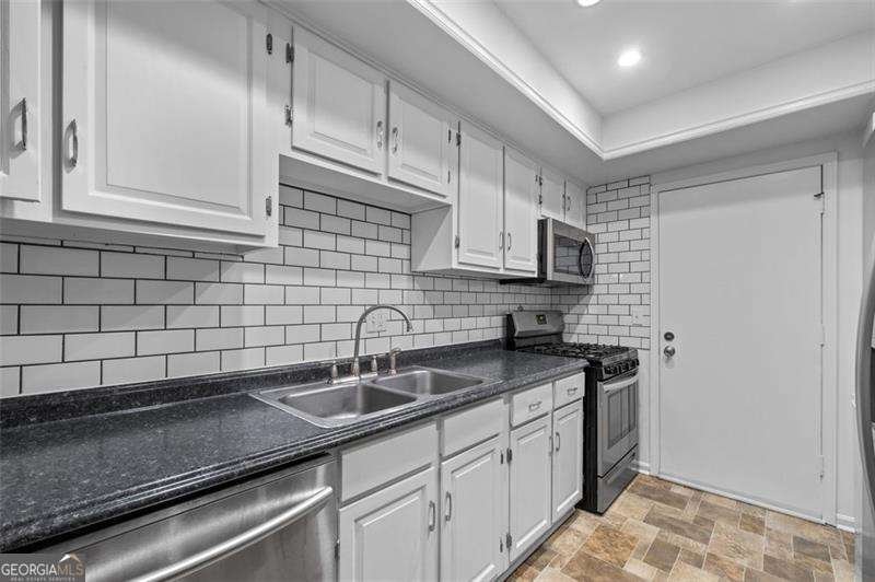 6851 Roswell Road Atlanta - 2