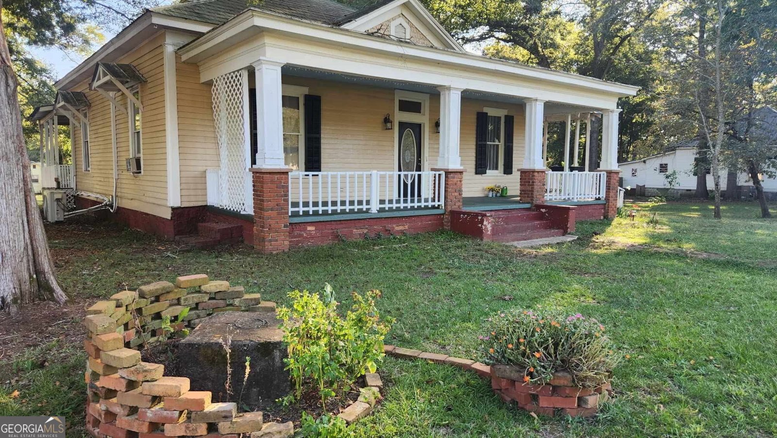 285 Main Street Forsyth - 1