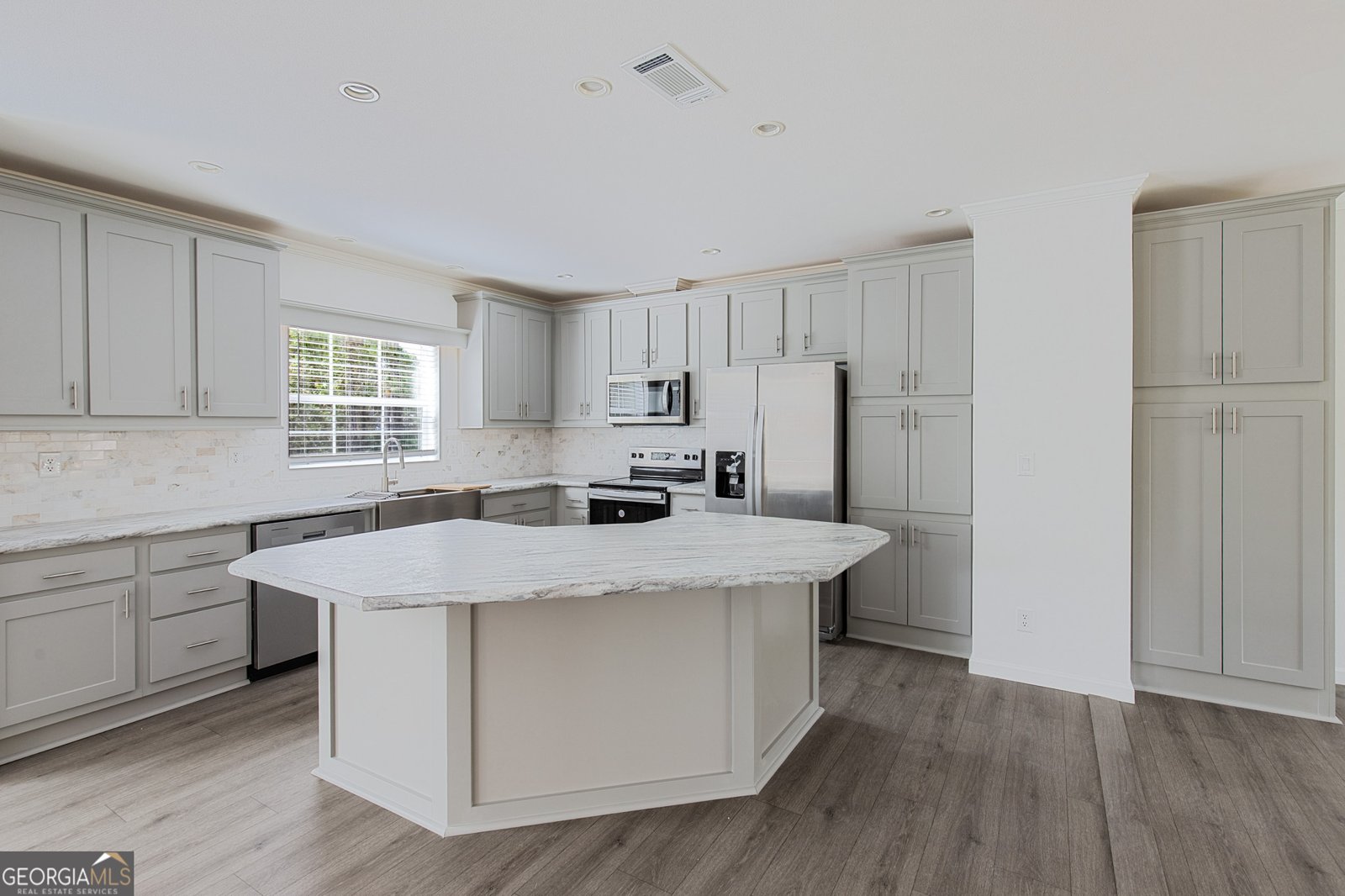 7114 Waycross Highway Jesup - 23