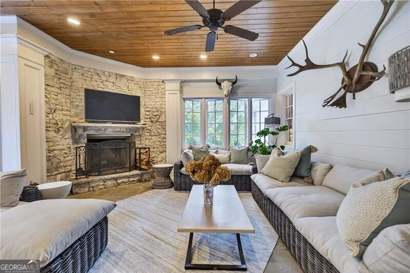 4045 Northside Drive Atlanta - 23