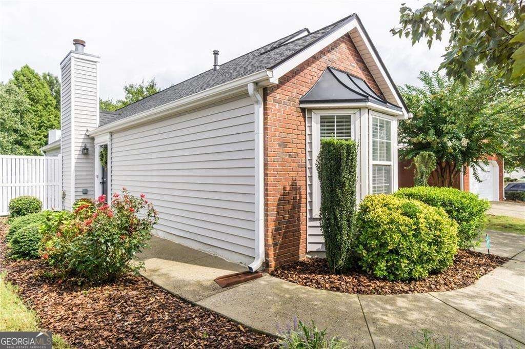 3462 Avensong Village Circle Milton - 2