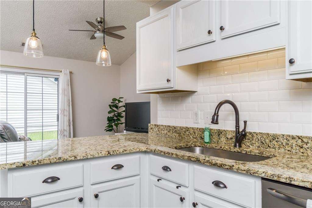 3462 Avensong Village Circle Milton - 9