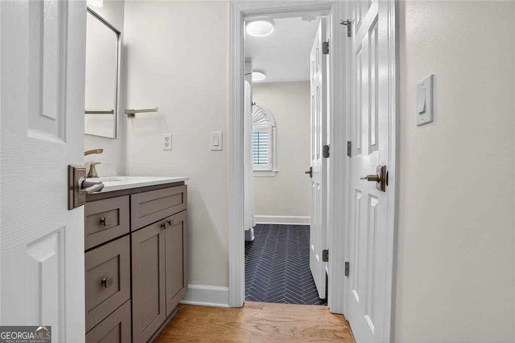 2718 Vinings Oak Drive Atlanta - 24