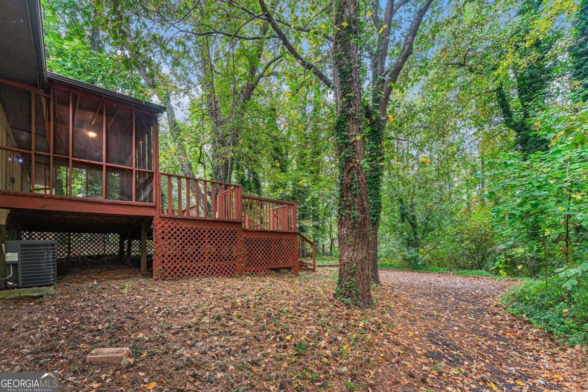 1513 Spruce Ridge Way Stone Mountain - 23