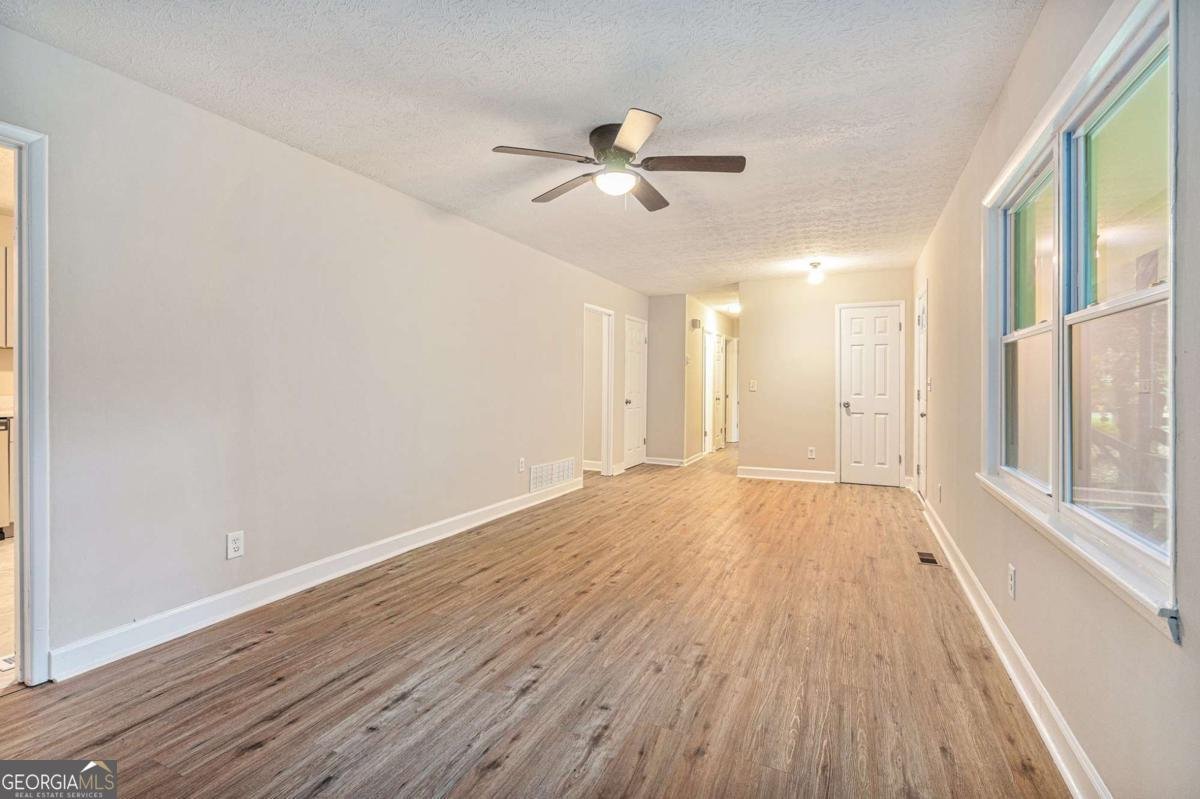 1513 Spruce Ridge Way Stone Mountain - 4