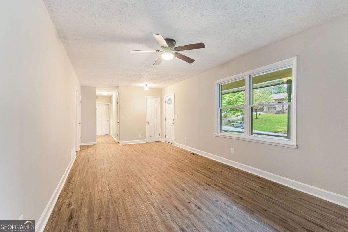 1513 Spruce Ridge Way Stone Mountain - 5
