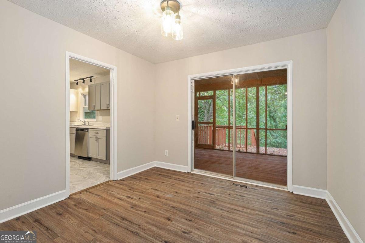 1513 Spruce Ridge Way Stone Mountain - 8