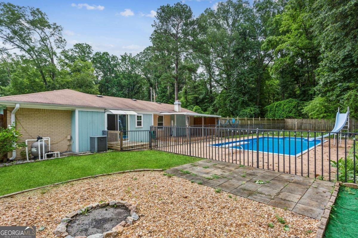 6889 Kingsboro Drive Lithia Springs - 25