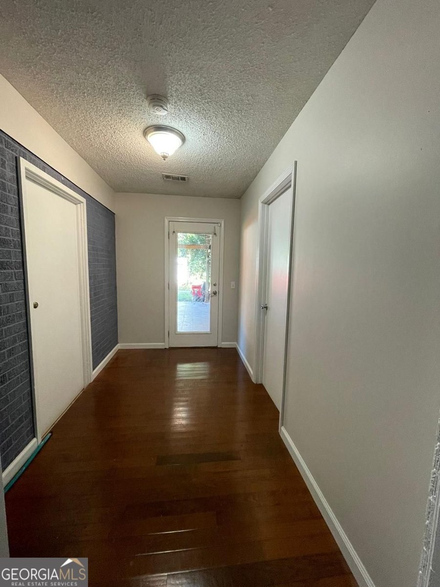 1115 ILA Commerce - 24